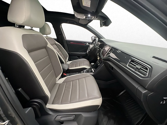 Volkswagen T-Roc 12 of 28
