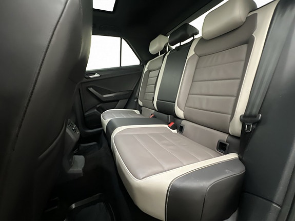 Volkswagen T-Roc 14 of 28