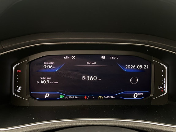 Volkswagen T-Roc 17 of 28
