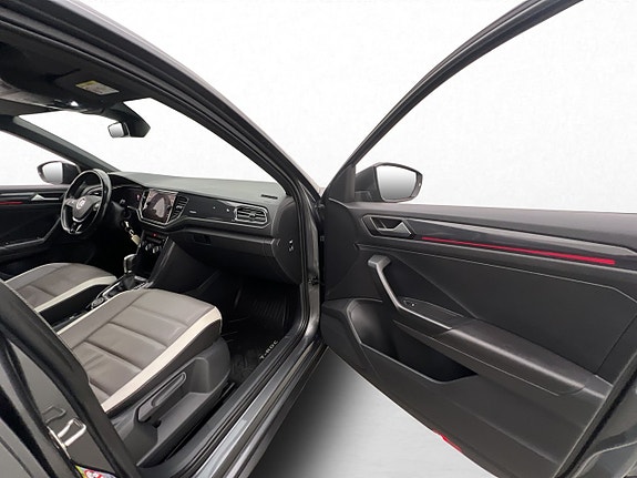 Volkswagen T-Roc 13 of 28