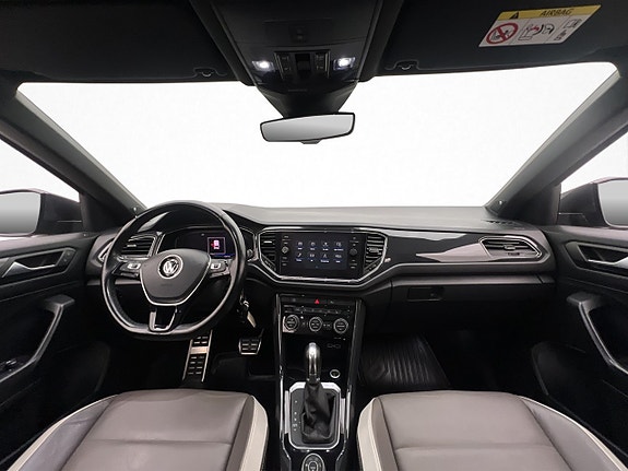 Volkswagen T-Roc 15 of 28