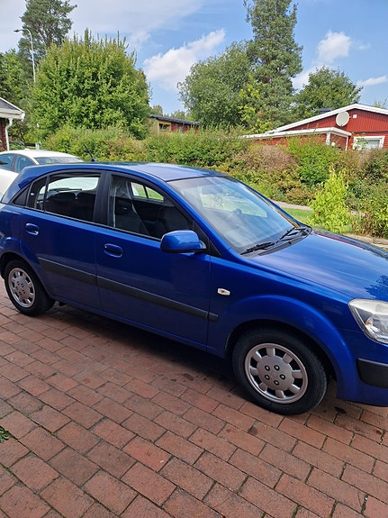 Kia Rio 4 of 6