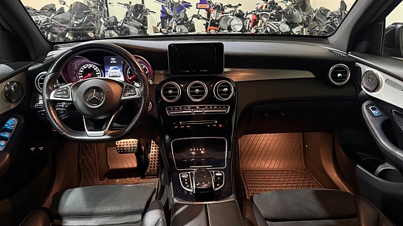 Mercedes-Benz GLC220 d 9 of 14