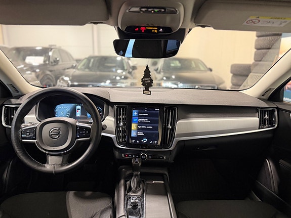 Volvo V90 10 of 17