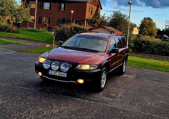Volvo XC70 4 of 16