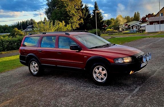 Volvo XC70 3 of 16
