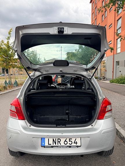 Toyota Yaris 2 of 5