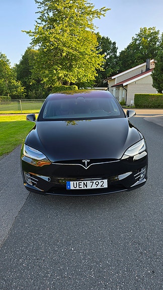 Tesla Model X 2 of 16