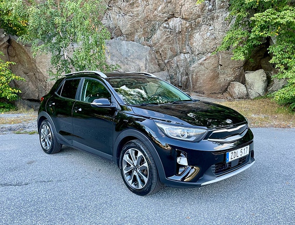 Kia Stonic 2 of 8