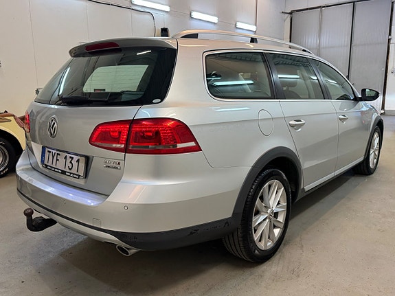 Volkswagen Passat Alltrack 6 of 26