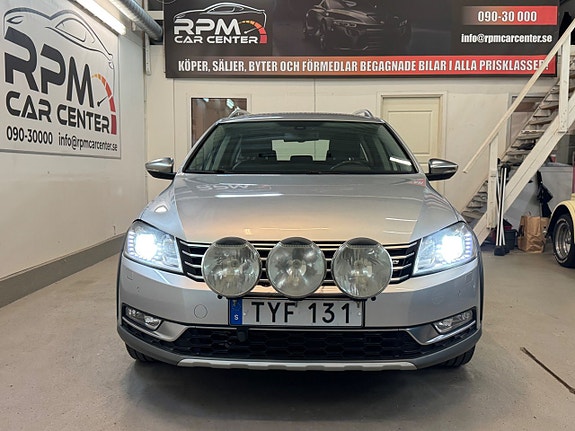 Volkswagen Passat Alltrack 4 of 26