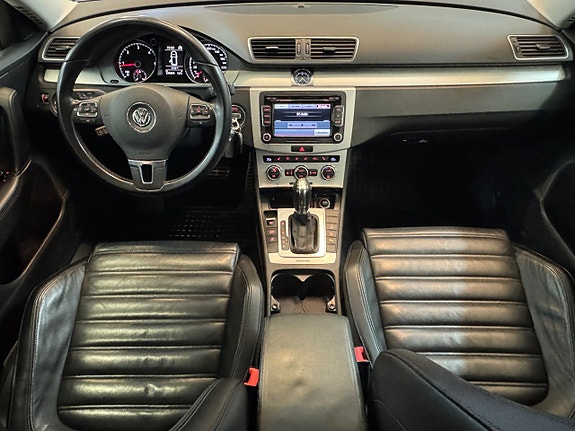 Volkswagen Passat Alltrack 12 of 26