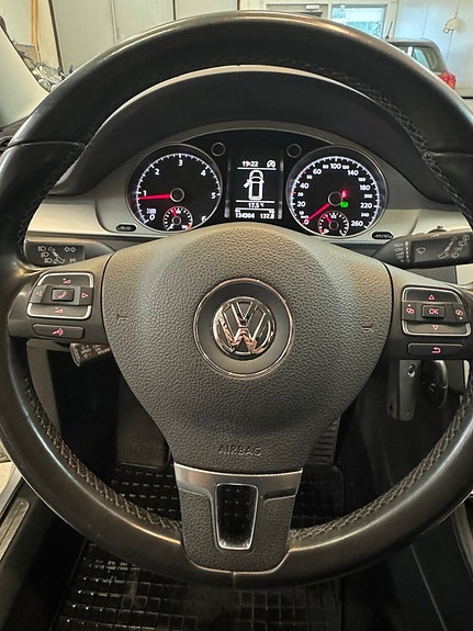 Volkswagen Passat Alltrack 10 of 26