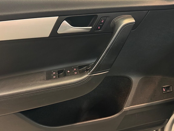 Volkswagen Passat Alltrack 19 of 26