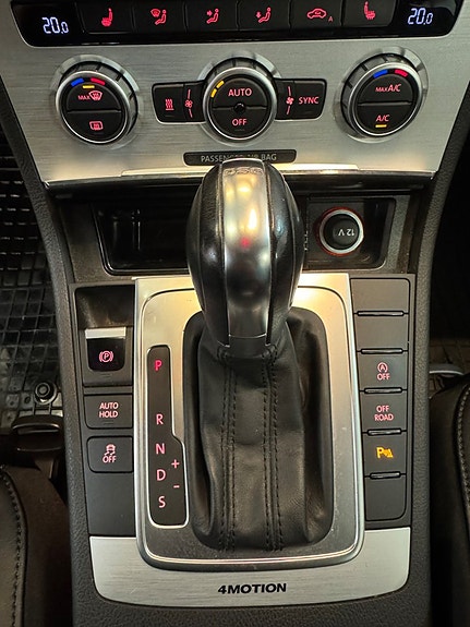 Volkswagen Passat Alltrack 11 of 26