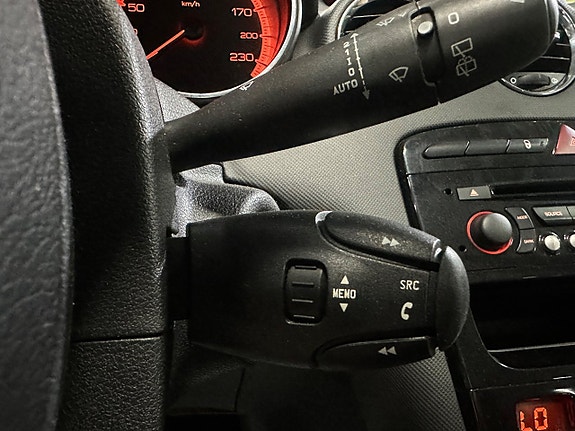 Peugeot 308 19 of 30