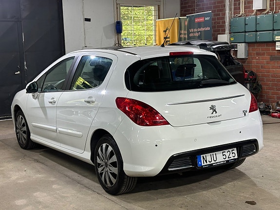 Peugeot 308 4 of 30