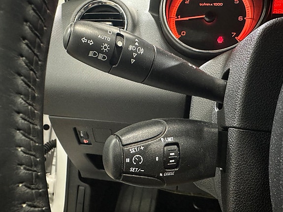 Peugeot 308 18 of 30