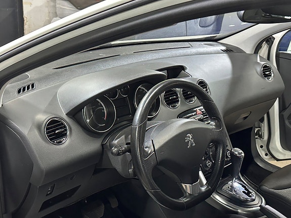 Peugeot 308 11 of 30