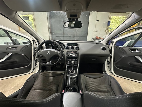 Peugeot 308 13 of 30