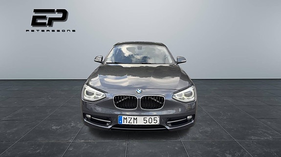 BMW 118d 2 of 11