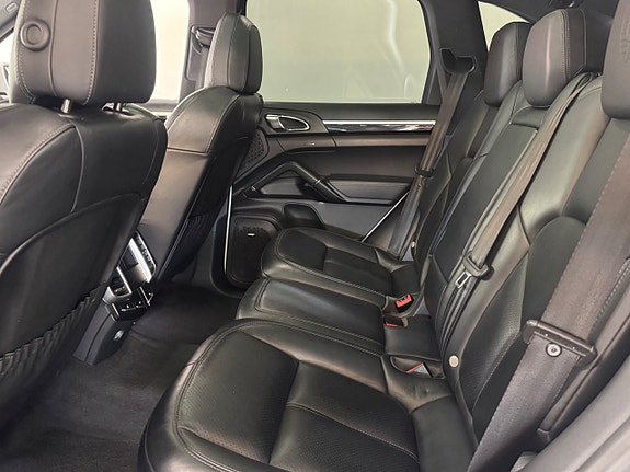 Porsche Cayenne S 7 of 15