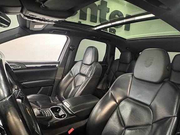 Porsche Cayenne S 11 of 15