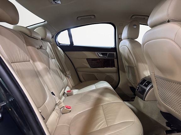 Jaguar XF 23 of 29