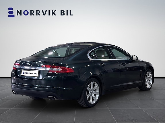 Jaguar XF 8 of 29