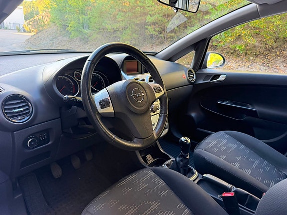 Opel Corsa 11 of 15