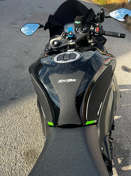 Kawasaki Ninja ZX-6R 3 of 4