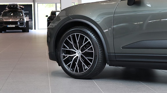 Porsche Macan 10 of 10