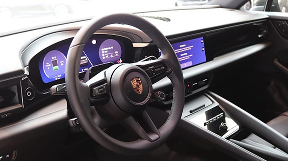 Porsche Macan 7 of 10