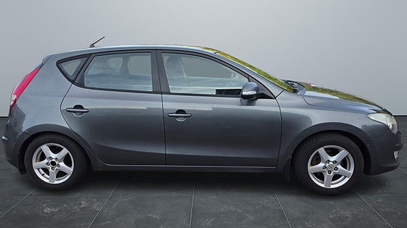 Hyundai i30 8 of 11