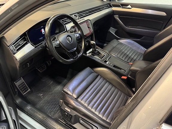 Volkswagen Passat Alltrack 14 of 25