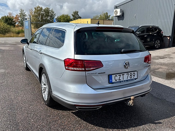 Volkswagen Passat Alltrack 7 of 25