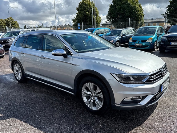 Volkswagen Passat Alltrack 4 of 25