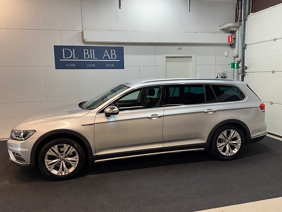 Volkswagen Passat Alltrack 16 of 25