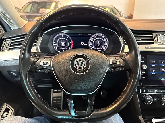 Volkswagen Passat Alltrack 10 of 25