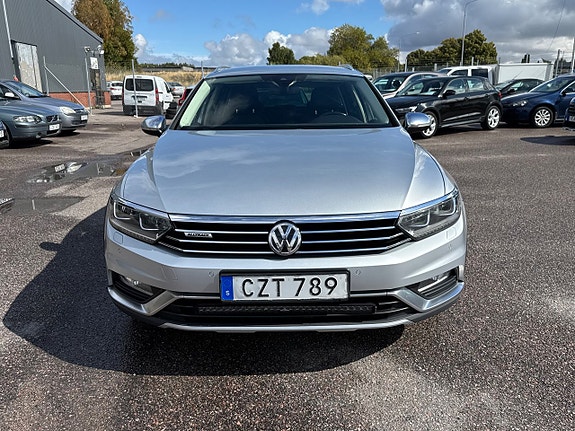 Volkswagen Passat Alltrack 3 of 25