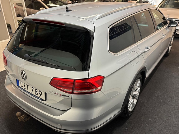Volkswagen Passat Alltrack 18 of 25