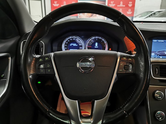 Volvo V60 14 of 21