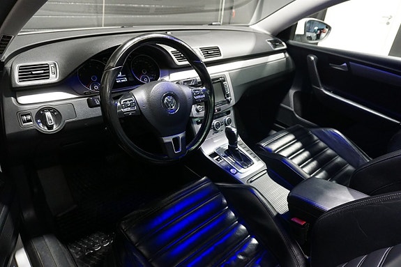 Volkswagen Passat 13 of 20
