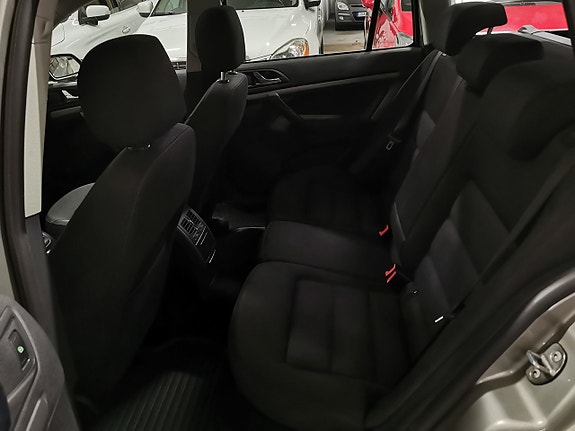 Skoda Octavia 12 of 18