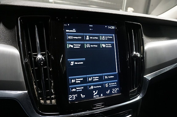 Volvo V90 16 of 23