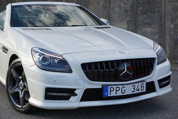 Mercedes-Benz SLK350 3 of 22
