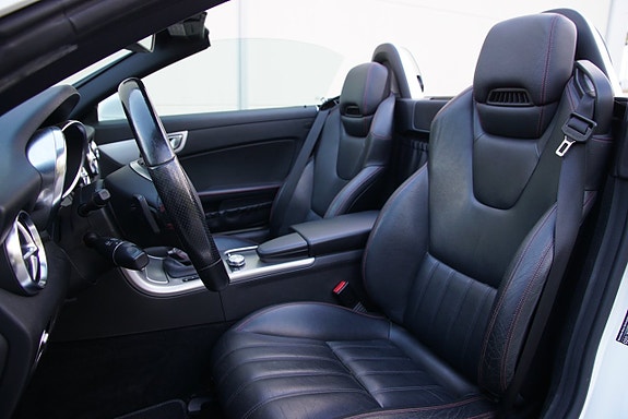 Mercedes-Benz SLK350 12 of 22