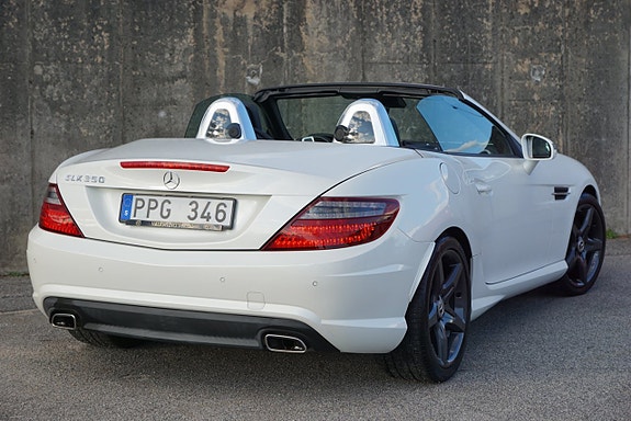 Mercedes-Benz SLK350 9 of 22