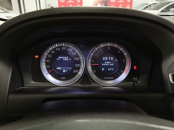 Volvo XC60 13 of 23