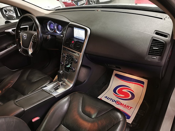 Volvo XC60 9 of 23